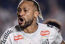 زه الیاس: نیمار هنوز در «دنیای حباب‌گونه» زندگی می‌کند