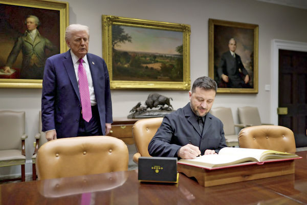 صلح دور از دسـترس/رؤسای‏‌جمهور آمریکا و روسیه به زودی در بوداپست دیدار می‌‏کنند