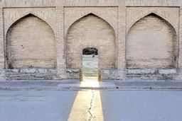 هشدار مهم درباره وضعیت فرونشست در اصفهان: روزی می‌رسد که جمعیت ۲.۵ تا ۳ میلیون نفر را در اصفهان و اطراف آن تخلیه کنیم