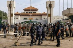 تمدید منع آمد و شد در نپال