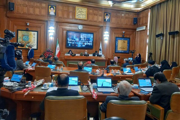 اعتراض به ریخت‌وپاش‌ها در شهرداری/تذکر درباره هزینه یک میلیارد تومان در ماه یک مدیر به شهرداری