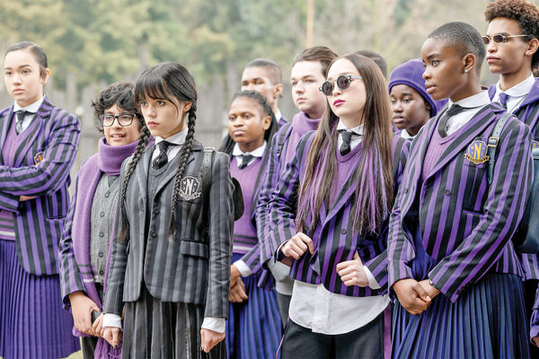 استراتژی پرورش طرفدار/نگاهی به فرامتن فصل دوم سریال ونزدی که از چندروز پیش پخش آن در شبکه نتفلیکس شروع شده است