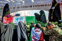 بدرقه ملی/گزارش میدانی خبرنگار هم‌‏میهن از تشییع ۶۰ شهید در پایتخت