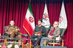 دموکراسی یا قدرت نظامی؟مناظره صادق زیباکلام و بیژن عبدالکریمی درباره رویکرد کلان نظام سیاسی و شرایط کنونی کشور