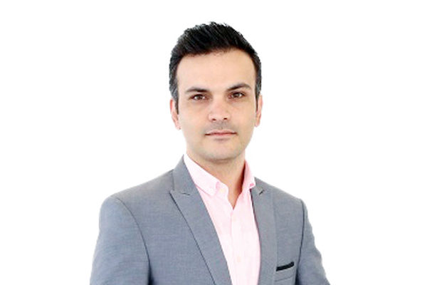 حمید رضا قاسمی کارشناس اقتصادی: وزارت اقتصاد به تاجران شناسنامه‏‌دار اطمینان کند