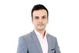 حمید رضا قاسمی کارشناس اقتصادی: وزارت اقتصاد به تاجران شناسنامه‏‌دار اطمینان کند