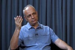 می‌زند یا نمی‌زند؟