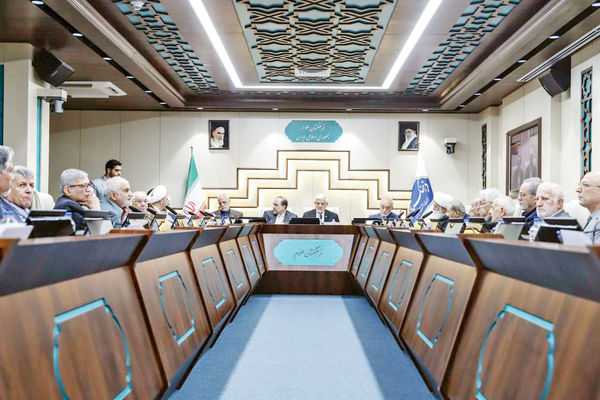 دفاع از دانشگاه/ بررسی صحبت‌‎های اخیر محمدرضا عارف درباره قطع ارتباط علمی کشور با نهادهای بین‌المللی در پی اتهام جاسوسی به استادان