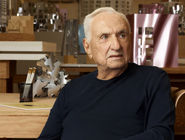 فراتر از معمار