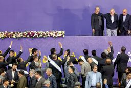 پزشکیان در همایش بزرگ کارگران مطرح کرد: حمایت از خانواده جان‌باختگان انفجار بندر