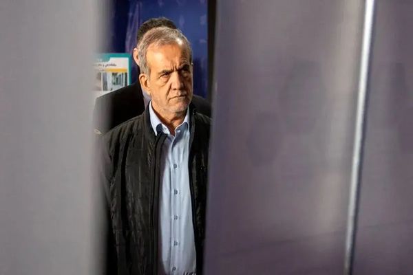 جاده یک‌طرفه با دست فرمان قدیمی