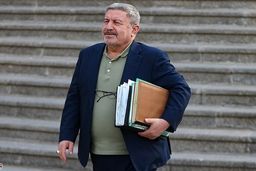 دولت شایعات توافق برای استعفای وزرا را رد کرد