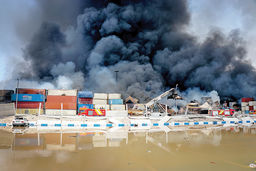 قلب تجارت سوخت / 50 درصد از بار ترافیک گمرکات بر دوش بندر شهید رجایی است