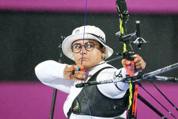 بازگشت قهرمان در مقام سرمربی