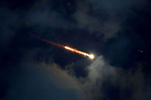 جنگ و فراخوان امکان دوستی/هم به موشک نیازمندیم هم  به مذاکره و گفت‌وگو با مردم 