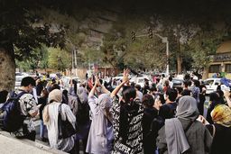 از شکاف تا همبستگی/بررسی روند تحولات فضای سیاسی پس از اعتراضات 1401 تا امروز