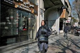 خرید و فروش نداریم/گزارش میدانی هم‌میهن از قیمت‌‏ها و وضعیت معاملات ارز در خیابان فردوسی و مراکز اصلی تبادلات