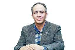 وحید شقاقی شهری اقتصاددان: کشور به اصلاحات ساختاری و نهادی نیاز دارد