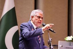 وزیر خارجه پاکستان:کشورهای اسلامی در تدوین طرح پیشنهادی ترامپ برای غزه دخالتی نداشتند