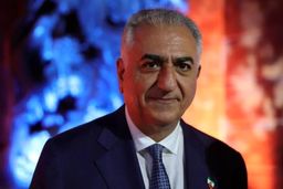 واکنش احمد زیدآبادی به فعالیت تبلیغاتی ربات‌ها برای رضا پهلوی