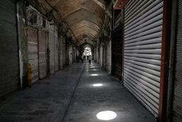 جنگ و آن‌هایی  که در شهر ماندند/ گزارشی از مشاغلی که روزهای جنگ به ارائه خدمات پرداختند و در تهران ماندند