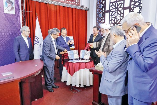 حساب مدافعان را رسیدگی کنید