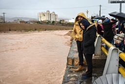 آماده‌باش کامل آتش‌نشانی شیراز هم‌زمان با هشدار قرمز
