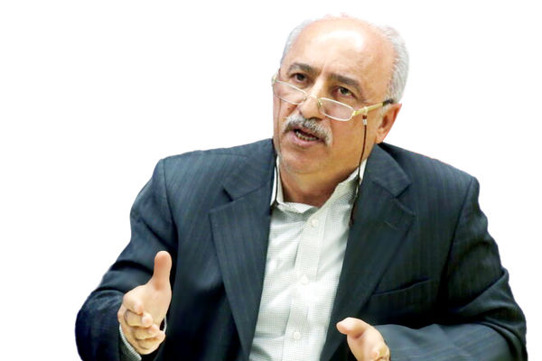 مرتضی افقه اقتصاددان:بیانیه به رفع مشکلات کمک می‏‌کند