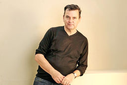 باید به آنچه شکسته نگاه کنیم/کریستین پتزولد کارگردان فیلم «آینه‏‌ها شماره ۳» از سینمای معاصر ، بازسازی جهان و سوگ‏‌های ناتمام می‌‏گوید