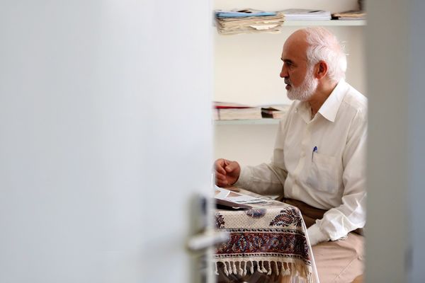 پیشگام چپ جدید/روایت فعالان سیاسی از کارنامه احمد توکلی