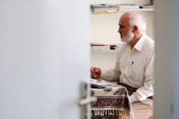 پیشگام چپ جدید/روایت فعالان سیاسی از کارنامه احمد توکلی