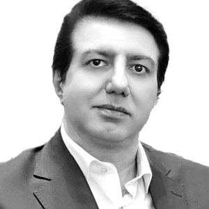 رضا حقیقی