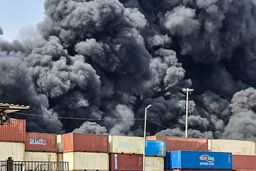 محموله‌ای که در بندر رجایی دچار حریق شد در اختیار گمرک نبوده است