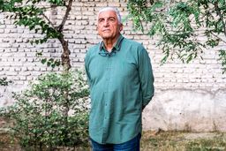 من بارها مردم و باز هم خواهم مرد/رضا کیانیان از موضع‌گیری‌اش درباره فضای مجازی و شبکه نمایش خانگی می‌گوید / بخش دوم و پایانی