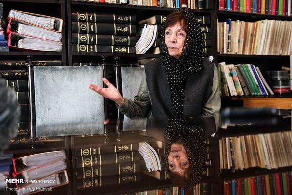 ناپایـداری زندگی انگیزه نوشتن است/حورا یاوری نویسنده و منتقد ادبی می‌‏گوید کتاب تازه‌‏اش ادای‌دین به کسانی است که  شعاعی از نور به پستوهای زندگی تابانده‌‏اند