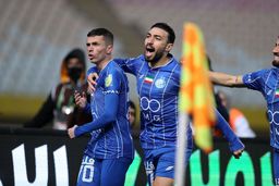 ابهام در زمان بازگشت خارجی‌های استقلال