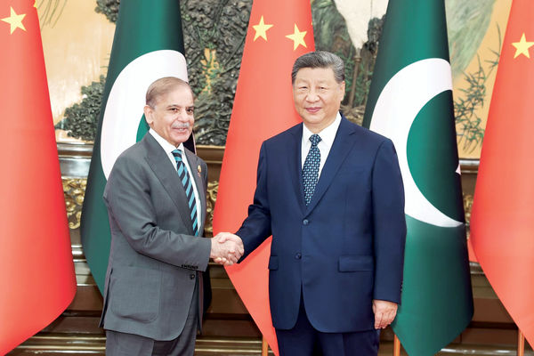 تعادل پاکستان بین چین و آمریکا/نقش پاکستانی در توازن میان این دو قدرت بزرگ به تمایل چین برای به چالش کشیدن ارتش آمریکا بستگی دارد