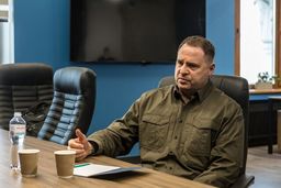 رئیس دفتر زلنسکی: لازمه آتش‌بس اوکراین، رهبری آمریکا و استقلال اروپاست
