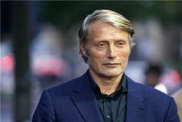 مدس میکلسن در نقش صداپیشه «هیتمن» 