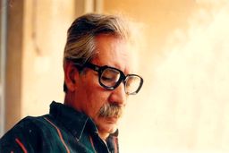 نوشتن را درمان می‌دانست