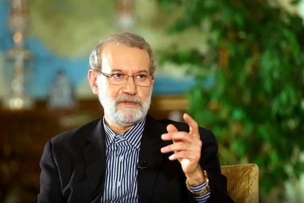 از پاشنه پینه‌بستۀ پا خجالت نکشیم/ دربارۀ توئیت علی لاریجانی