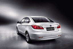 مقایسه چانگان ایدو با جک J5 – کدام سدان چینی را بخریم؟