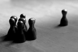 خیالِ فرق؛ واقعیتِ تبعیض/فرق نمی‌کند… مگر اینکه قدرت بگوید!