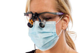 کدام لوپ دندانپزشکی برای کاهش خستگی چشم و گردن مناسب‌تر است؟