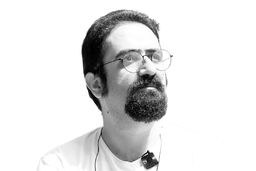 باید جهانی فکر کنیم