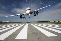 فرود اضطراری هواپیمای مسافربری آمریکا در پی تهدید به بمب گذاری
