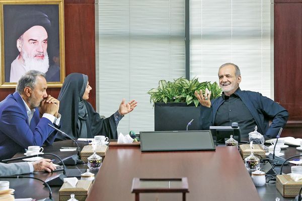 رویای تکراری انتقال پایتخت/بررسی اظهارات رئیس جمهور در دیدار وزیر و  معاونان وزارت راه و شهر سازی