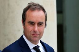 نخست وزیر فرانسه استعفا کرد 