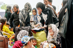 ایستگاه رنج، اضطراب و گرما/گزارشی درباره وضعیت این روزهای زنان و کودکان افغانستانی در اردوگاه‌‏های ساماندهی مهاجران اخراجی 