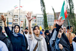 اصلاحات ضــــروری است/بررسی و تحلیل آنچه نظریه پردازان سیاسی درباره ایرانِ پسا جنگ گفته‌‏اند 